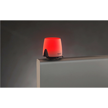 Kuando Busylight Omega USB est une lampe qui sert de voyant sonore et visuel  pour réduire les distractions et éliminer les interruptions.