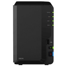 Le DiskStation DS218 est un NAS 2 baies à hautes performances. Ce NAS est doté d'un puissant processeur quad-core 1,4 GHz et de 2 Go de RAM DDR4. Une solution de stockage et de partage de données abordable et efficace qui prend en charge les disques durs. Cet outil est idéal pour les petites entreprises et ...